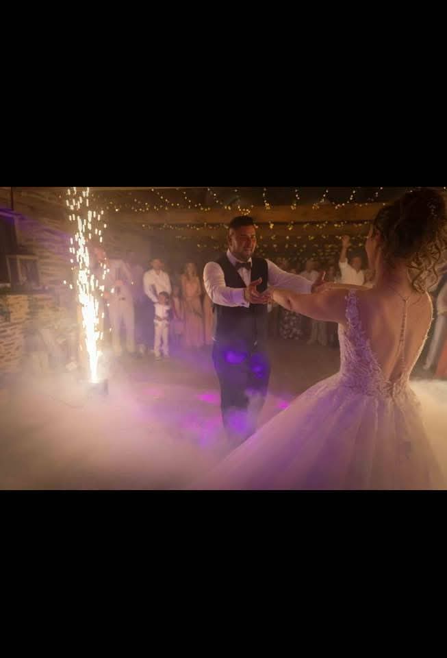 Ouverture de bal avec étincelles froides